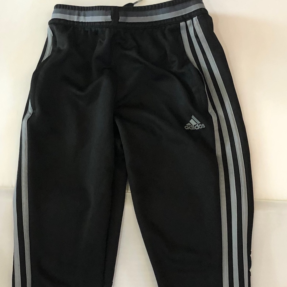 Kids black Adidas sweatpants💜💜